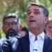 Justiça proíbe entrega de título de cidadão soteropolitano a Flávio Bolsonaro no Farol da Barra