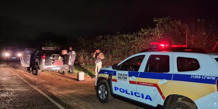 Criminosos armados roubam pertences de juiz durante assalto na zona rural de Ibiraci, MG Criminosos armados roubam pertences de juiz durante assalto na zona rural de Ibiraci, MG