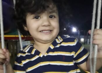 Brasileira diz não ver saída para recuperar filho levado há 4 anos ao Egito e pensa em desistir: ‘Não consegui nada’ Brasileira diz não ver saída para recuperar filho levado há 4 anos ao Egito e pensa em desistir: ‘Não consegui nada’