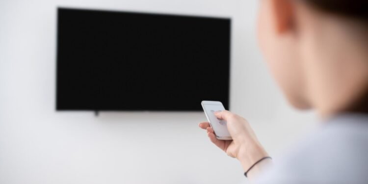 TV desligada, micro-ondas piscando: quais aparelhos continuam gastando energia? TV desligada, micro-ondas piscando: quais aparelhos continuam gastando energia?