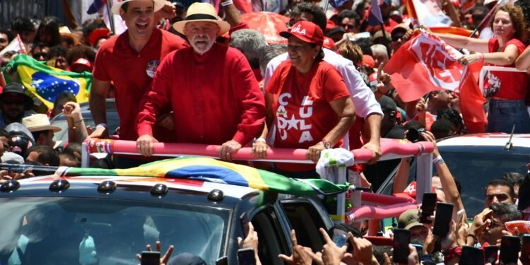 Lula reage à decisão de Nunes Marques e diz que presidente do TSE não pode ter lado