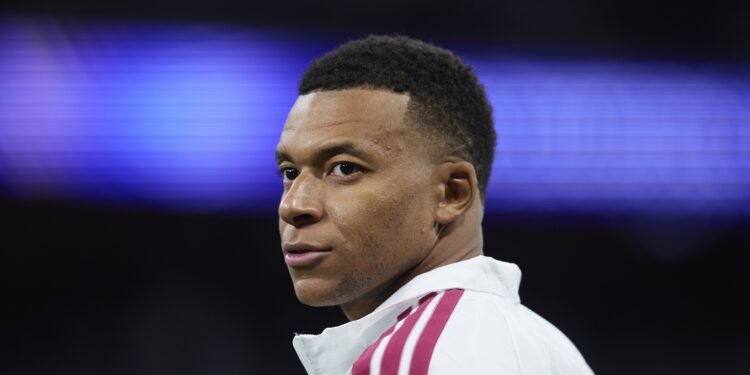 Mbappé teve razão ao chamar Mao de ditador? Reação mostra que sim Mbappé teve razão ao chamar Mao de ditador? Reação mostra que sim