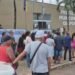 Agricultores de Oiapoque protestam na prefeitura por melhorias em estradas e pontes Agricultores de Oiapoque protestam na prefeitura por melhorias em estradas e pontes