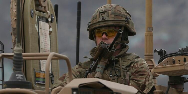 Chefe do Exército britânico diz que governo deve preparar população para tempos de guerra