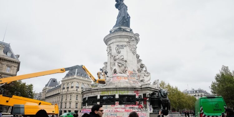 França vai mobilizar 70 mil agentes de segurança para conter protestos, afirma ministro França vai mobilizar 70 mil agentes de segurança para conter protestos, afirma ministro