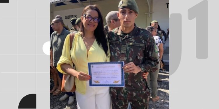 Criado com avós, evangélico e neto de PM: quem é o soldado do Exército que sumiu de quartel com fuzil Criado com avós, evangélico e neto de PM: quem é o soldado do Exército que sumiu de quartel com fuzil