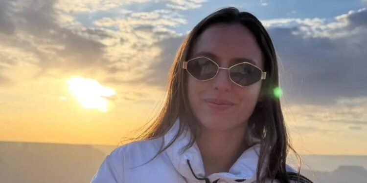 Mãe de atriz brasileira presa pelo ICE diz que filha sofreu maus-tratos na prisão: ‘Perdeu muito peso e não quer que eu a veja’ Mãe de atriz brasileira presa pelo ICE diz que filha sofreu maus-tratos na prisão: ‘Perdeu muito peso e não quer que eu a veja’