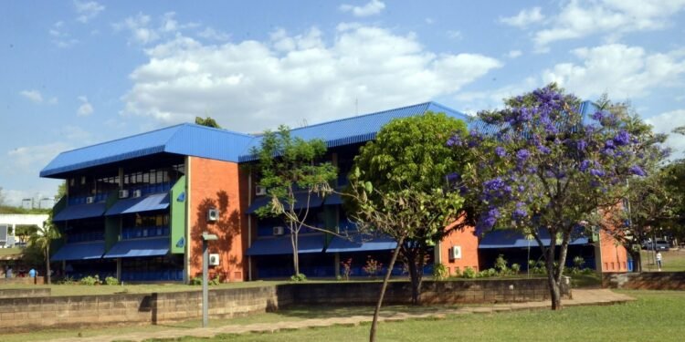 Eleitores que votam no bloco 5O do Campus Santa Mônica, em Uberlândia, são transferidos para o 3D no 2º turno Eleitores que votam no bloco 5O do Campus Santa Mônica, em Uberlândia, são transferidos para o 3D no 2º turno