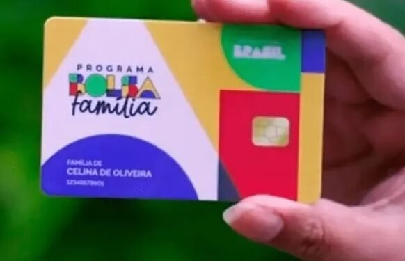 Promessa de Flávio aumenta prazo de proteção a beneficiários do Bolsa Família de 18 meses para dois anos Promessa de Flávio aumenta prazo de proteção a beneficiários do Bolsa Família de 18 meses para dois anos