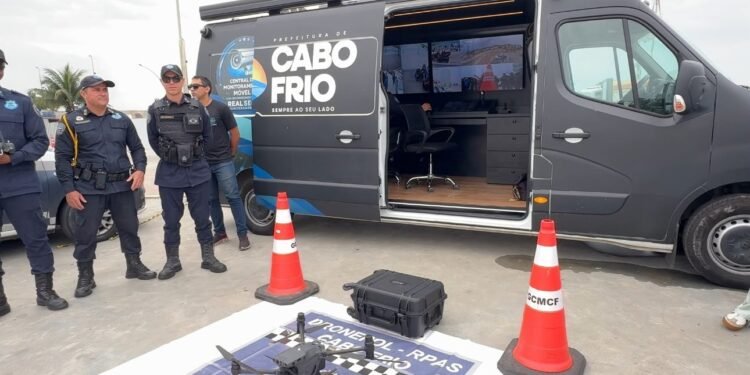 Cabo Frio reforça monitoramento da segurança com câmeras, drones e Centro de Operações Móvel
