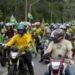Flávio Bolsonaro faz campanha em Vitória e Salvador; apoiadores realizam atos e carreatas em capitais brasileiras Flávio Bolsonaro faz campanha em Vitória e Salvador; apoiadores realizam atos e carreatas em capitais brasileiras