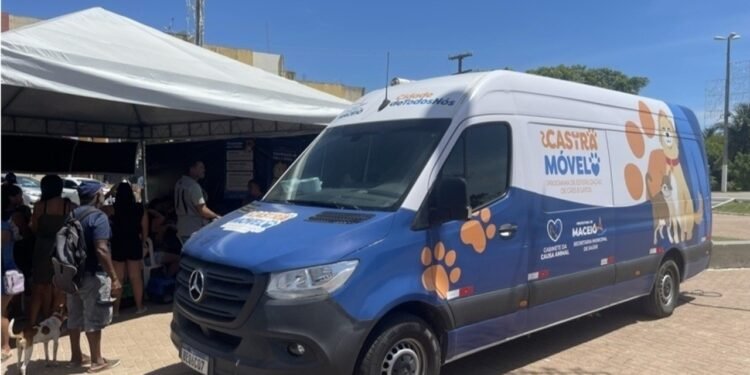Castramóvel distribui 150 fichas e atende cães e gatos de moradores de Bebedouro, em Maceió