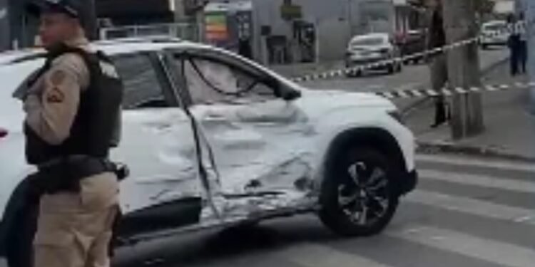 Sargento da PM morre em acidente envolvendo uma moto e um carro em BH Sargento da PM morre em acidente envolvendo uma moto e um carro em BH