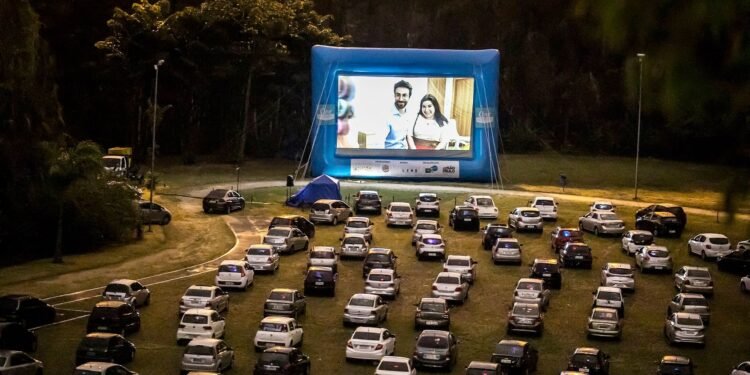 Com previsão de temporais, sessões gratuitas de cinema drive-in são adiadas em Piracicaba Com previsão de temporais, sessões gratuitas de cinema drive-in são adiadas em Piracicaba