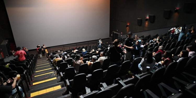 Aulão gratuito para o Enem acontecerá em cinema de Santos; veja como participar