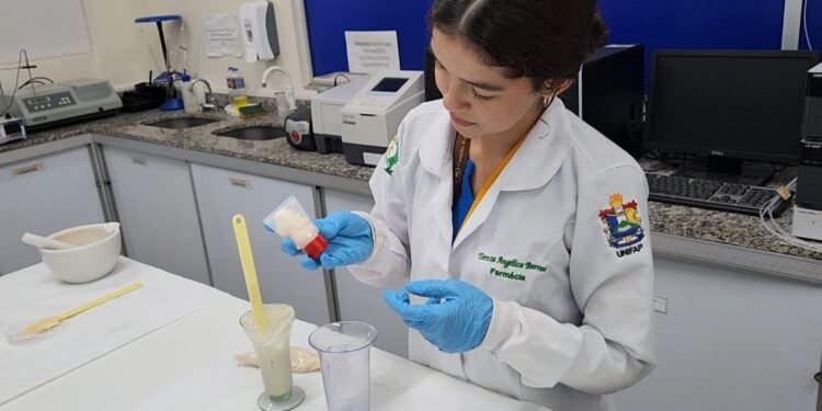 Da sabedoria popular ao laboratório: Unifap transforma saberes ancestrais em remédios amazônicos usados no SUS