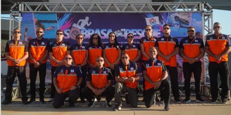 Atletas da Defesa Civil de Maricá conquistam 35 medalhas em campeonato de salvamento aquático no ES; confira os resultados