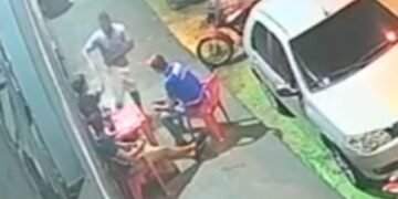 VÍDEO: Homem tenta matar sobrinho de pastor por se sentir discriminado em igreja de MG