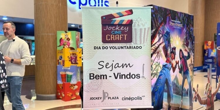 Jockey Plaza promove sessão de cinema e crochê em prol de hospital Jockey Plaza promove sessão de cinema e crochê em prol de hospital
