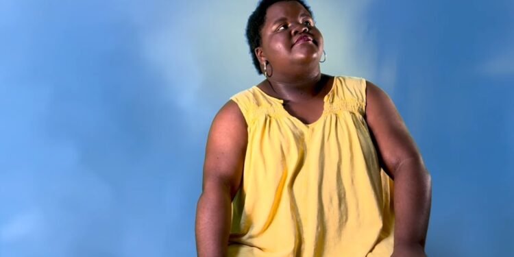 D’Leesa, a cantora de 21 anos que viralizou fazendo tudo sozinha: ‘Gravava no carro da minha mãe’ D’Leesa, a cantora de 21 anos que viralizou fazendo tudo sozinha: ‘Gravava no carro da minha mãe’