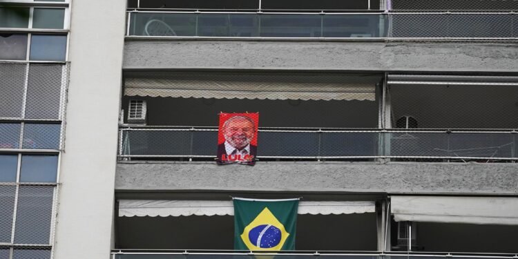 Datafolha: Brasil vive polarização política para 78%