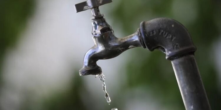 Vazamento em adutora afeta abastecimento de água em Aracaju, Nossa Senhora do Socorro e Barra dos Coqueiros