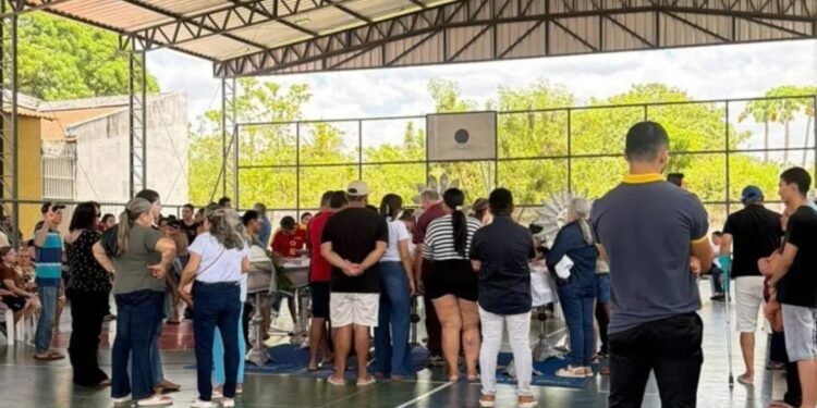 Casal, filho e sobrinha mortos em acidente são sepultados no PI; criança segue internada