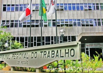 Trabalhador demitido por abandono de emprego após ficar um mês preso reverte justa causa na Justiça em MG Trabalhador demitido por abandono de emprego após ficar um mês preso reverte justa causa na Justiça em MG