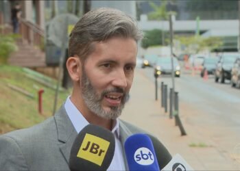 Leandro Grass busca novas alianças em disputa do 2º turno no DF