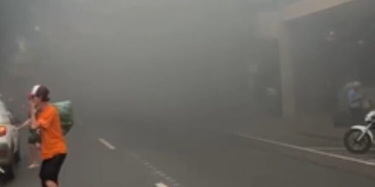 VÍDEO: Trabalhador sofre queimaduras graves durante incêndio em pastelaria em Itaúna