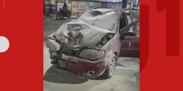 Homem morre após batida entre motocicleta e carro em Feira de Santana