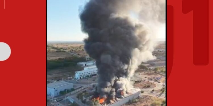 Incêndio destrói loja de variedades no interior da Bahia