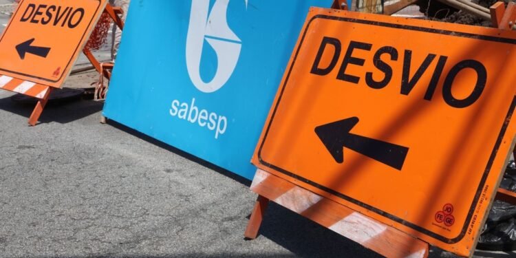 Obras da Sabesp causam interdições em sete cidades da Baixada Santista; confira os trechos Obras da Sabesp causam interdições em sete cidades da Baixada Santista; confira os trechos
