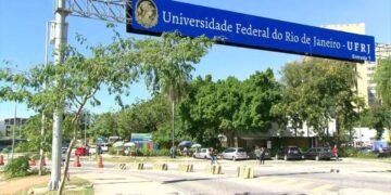 PF mira suspeita de fraude em concurso da UFRJ