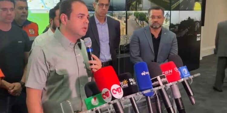 Governador diz que 11 pessoas foram presas por envolvimento com queimadas em Autazes, no AM Governador diz que 11 pessoas foram presas por envolvimento com queimadas em Autazes, no AM