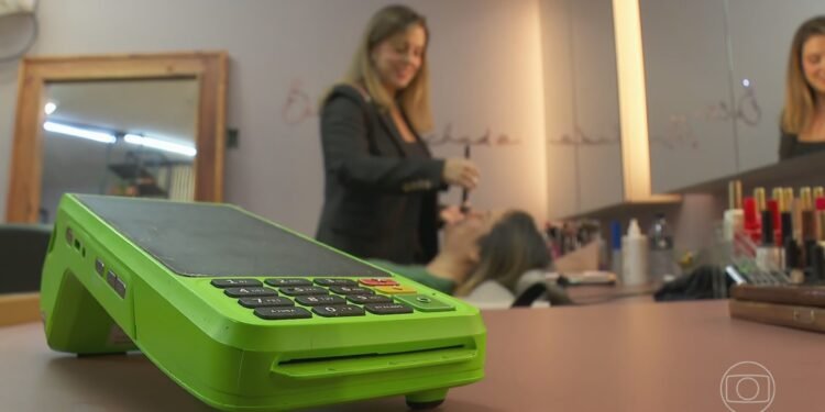 Câmara aprova projeto que amplia limite do MEI e perdoa dívidas de inadimplentes Câmara aprova projeto que amplia limite do MEI e perdoa dívidas de inadimplentes