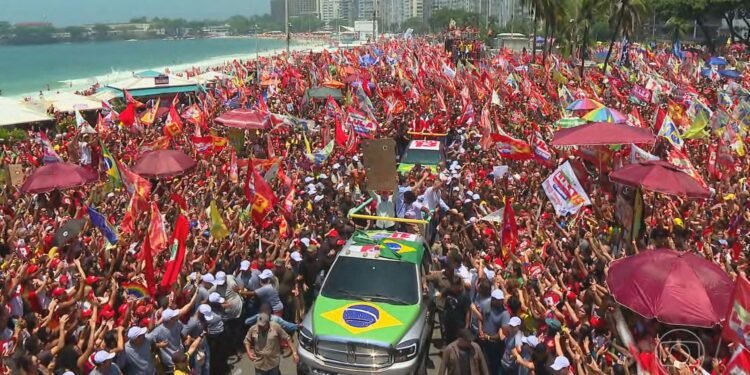 Virada inédita de Lula nas urnas é impulsionada por dois fatores: ruas e redes Virada inédita de Lula nas urnas é impulsionada por dois fatores: ruas e redes