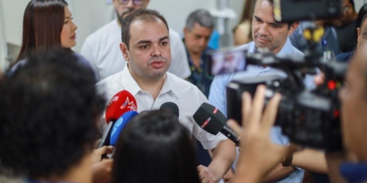 ‘Quem provocar incêndios criminosos precisa responder com rigor da lei’, diz governador após aumento de focos no Amazonas ‘Quem provocar incêndios criminosos precisa responder com rigor da lei’, diz governador após aumento de focos no Amazonas