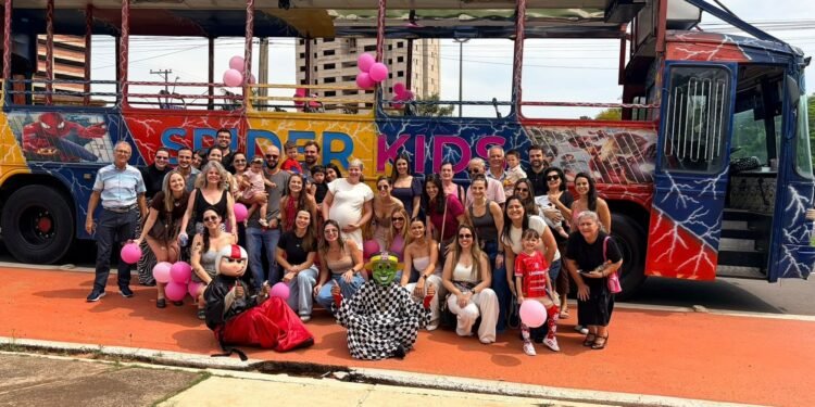 Grávida celebra fim de quimioterapia com passeio em trio elétrico por avenida de Bauru: ‘Sensação de vitória’ Grávida celebra fim de quimioterapia com passeio em trio elétrico por avenida de Bauru: ‘Sensação de vitória’
