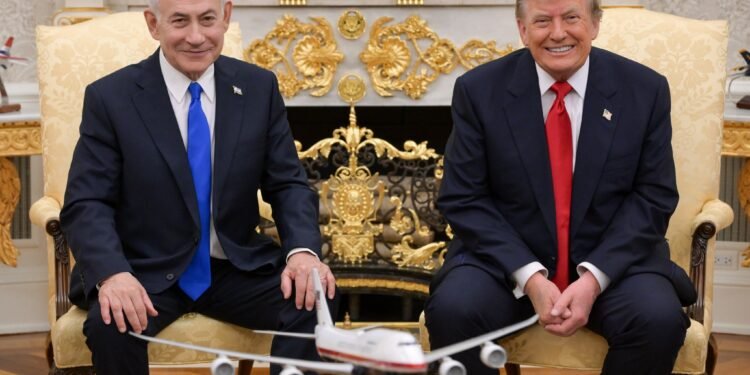 Donald Trump declara apoio a Netanyahu na eleição de Israel Donald Trump declara apoio a Netanyahu na eleição de Israel