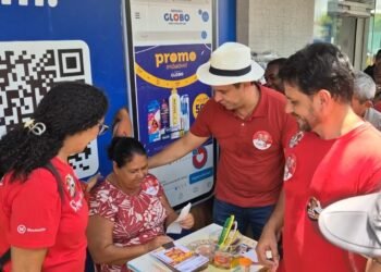 Cadu de Lula faz caminhada em Parnamirim e promete obras viárias e conclusão de Hospital Metropolitano
