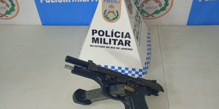 Homem é preso com pistola e munições em Volta Redonda