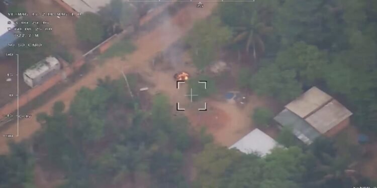 Drone flagra suspeitos ateando fogo em vegetação no interior do Amazonas; VÍDEO Drone flagra suspeitos ateando fogo em vegetação no interior do Amazonas; VÍDEO