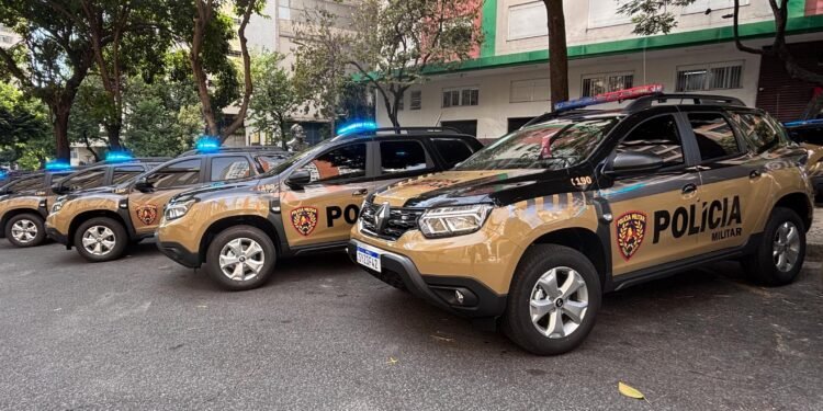 Homem é preso após ameaçar de morte e agredir esposa com barra de metal em BH