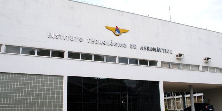 Quase 800 candidatos fazem a 2ª fase do vestibular do ITA a partir desta terça-feira; provas vão até sexta Quase 800 candidatos fazem a 2ª fase do vestibular do ITA a partir desta terça-feira; provas vão até sexta