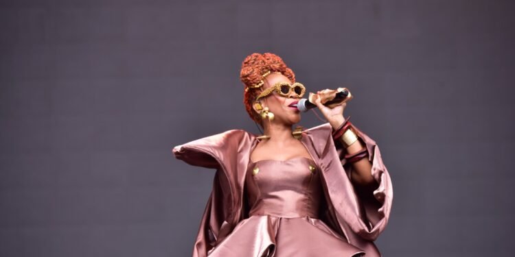 Karol Conká anuncia bloco de carnaval em São Paulo para 2027 Karol Conká anuncia bloco de carnaval em São Paulo para 2027