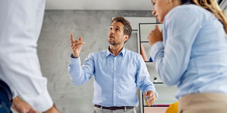 Liderar também é reconhecer sinais de sofrimento emocional Liderar também é reconhecer sinais de sofrimento emocional