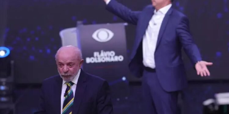 ‘Caótico’ e ‘tenso’: o que imprensa internacional disse sobre debate entre Lula e Flávio Bolsonaro