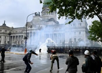 Economia melhora, mas população empobrece: por que reformas geram insatisfação em países emergentes?