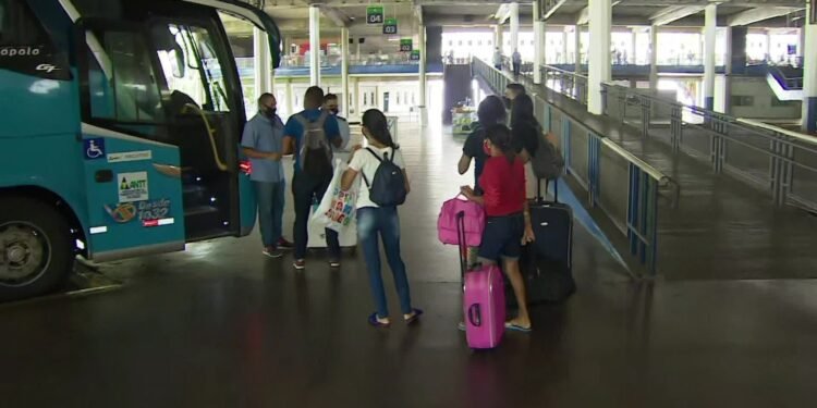 Eleitores relatam dificuldades para obter gratuidade em transporte intermunicipal para 2º turno Eleitores relatam dificuldades para obter gratuidade em transporte intermunicipal para 2º turno